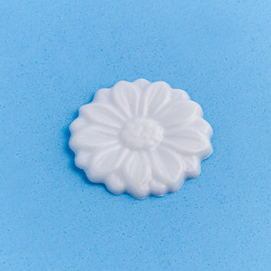 Daisies (Embed Mold) fragrance oil bottle - Zoom Media 1